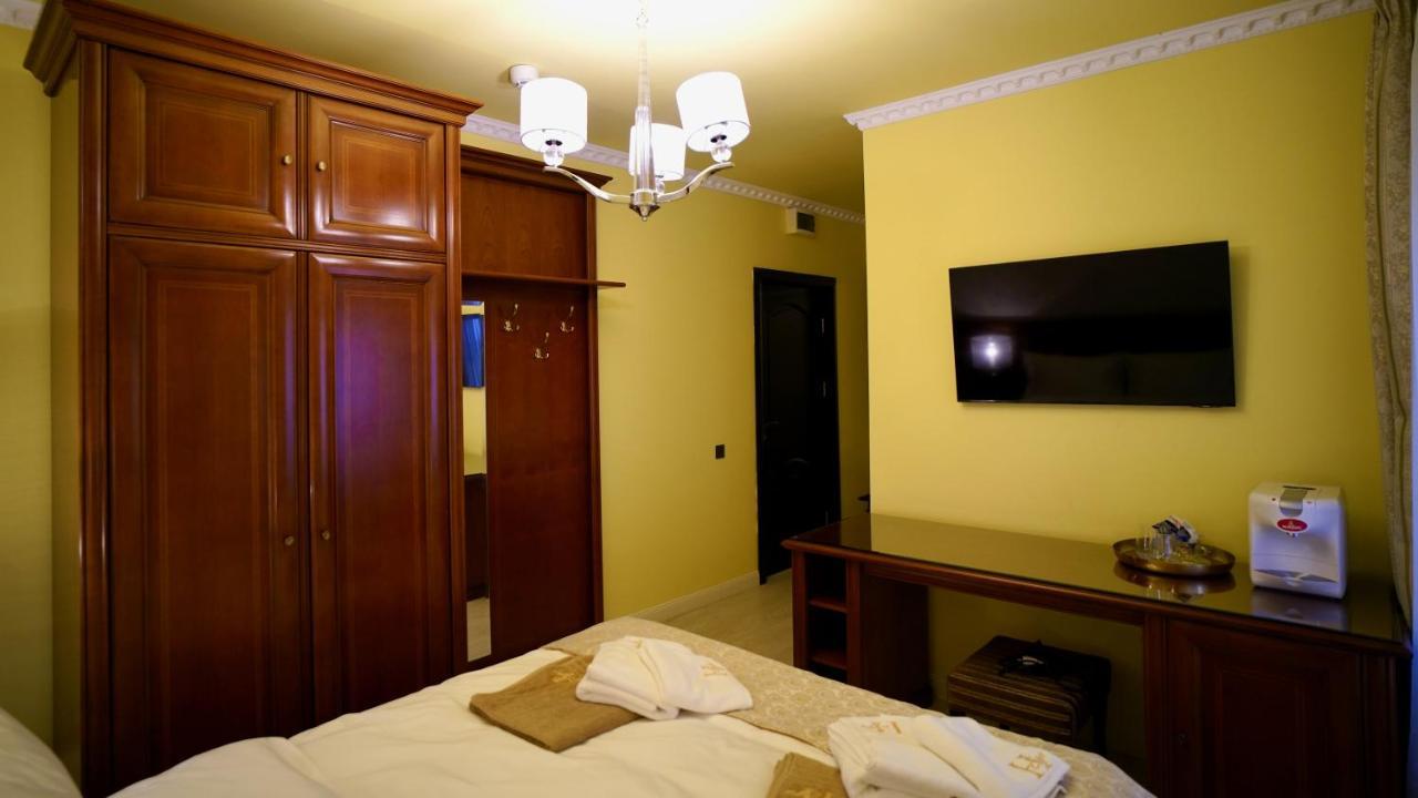 Hego (Adults Only) Hotel Hunedoara Buitenkant foto